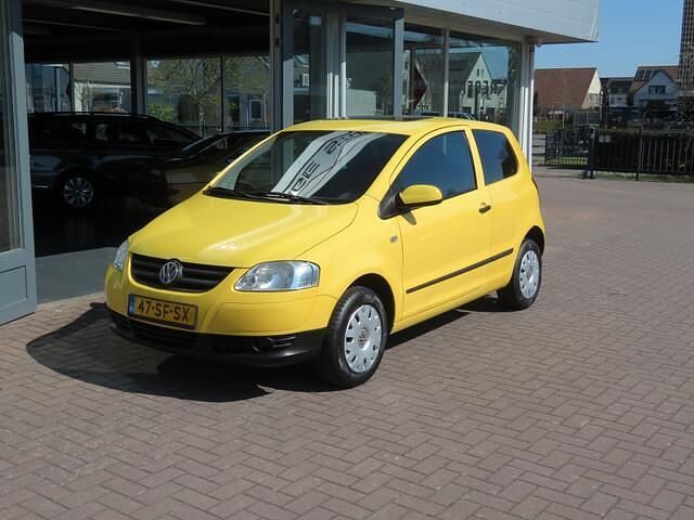 Occasion VW Fox Trendline 54 PK (39 kW) 2006 Geel Hatchback