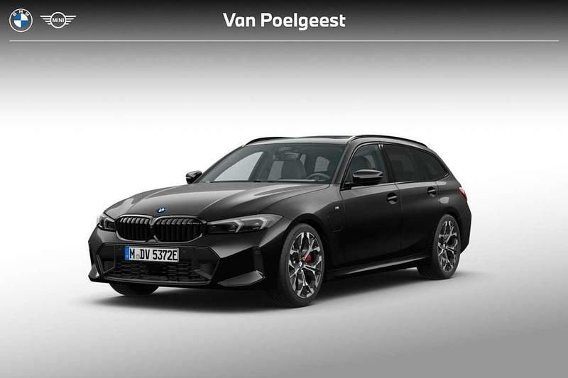 Zwart Nieuw 2025 BMW 330e M Sport Stationwagen | € 75.010 (Iets duurder) - Afbeelding 1/4