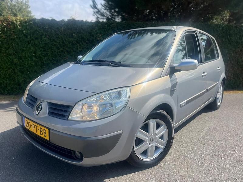 Beige Gebruikt 2004 Renault Scénic II Dynamique MPV | € 1.688 (Eerlijke prijs) - Afbeelding 1/4