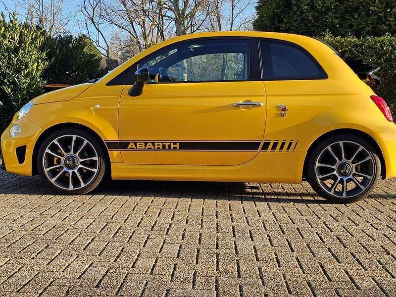 Geel Gebruikt 2021 Abarth 595C Cabriolet | € 25.750 (Eerlijke prijs) - Afbeelding 1/4