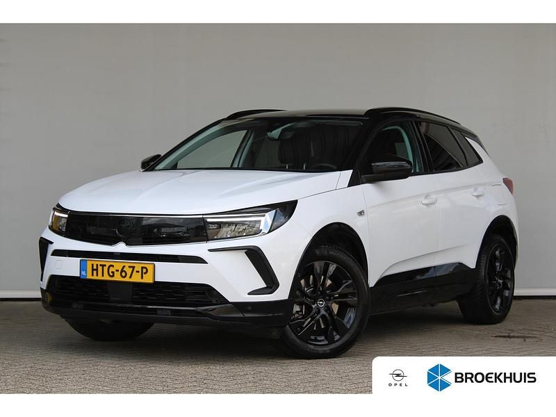 Wit Occasion 2023 Opel Grandland X SUV | € 25.895 (Eerlijke prijs) - Afbeelding 1/4