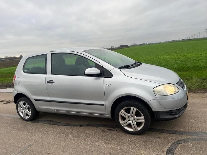 Occasion VW Fox Trendline 54 PK (39 kW) 2006 Grijs Hatchback
