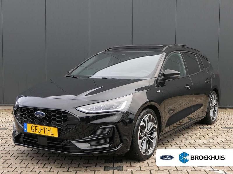 Zwart Gebruikt 2024 Ford Focus ST-Line X Stationwagen | € 28.940 (Iets duurder) - Afbeelding 1/4
