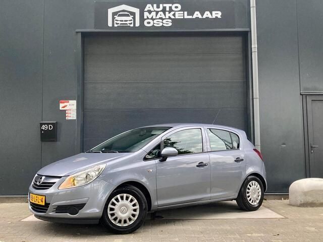 Grijs Gebruikt 2010 Opel Corsa Selection Hatchback | € 3.844 (Eerlijke prijs) - Afbeelding 1/4