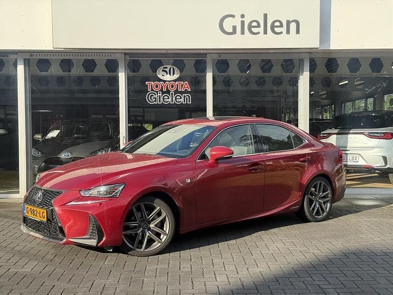 Rood Gebruikt 2019 Lexus IS300h Sport Line Sedan | € 33.900 (Eerlijke prijs) - Afbeelding 1/4