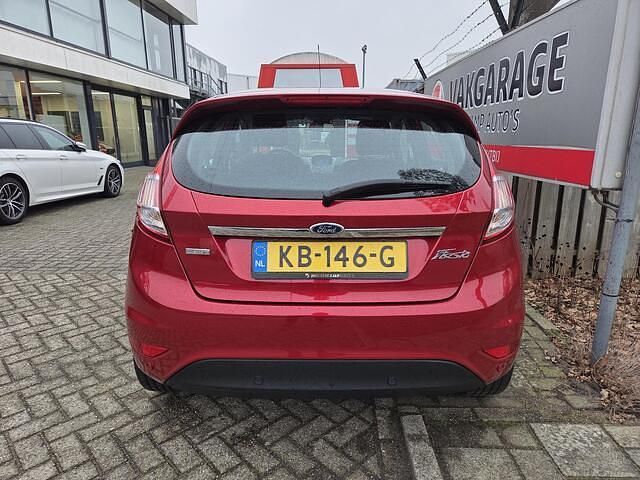 Occasion Ford Fiesta Titanium 101 PK (74 kW) 2016 Rood Hatchback