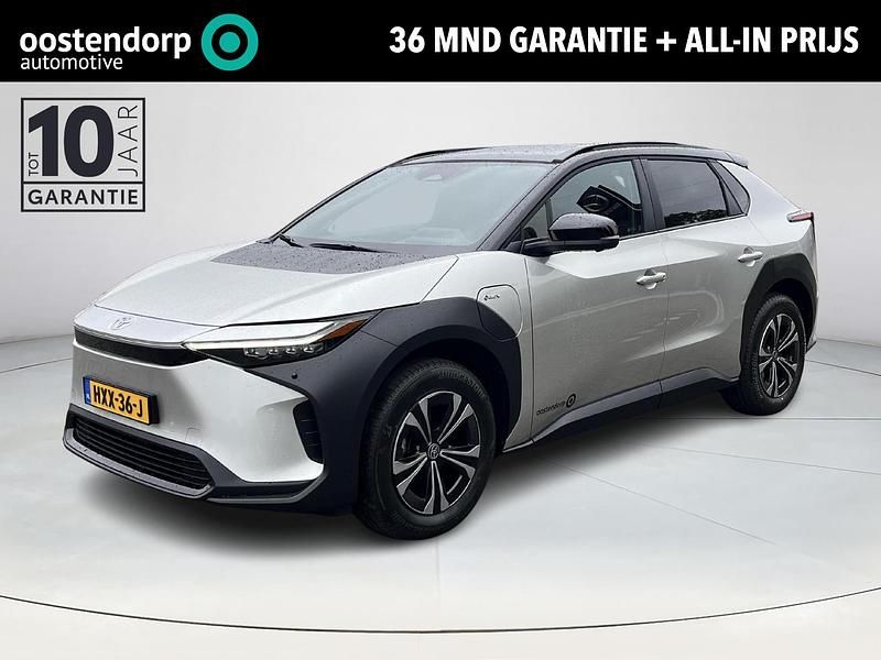 Grijs Occasion 2025 Toyota bZ4X SUV | € 39.900 (Goede deal) - Afbeelding 1/4