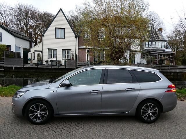 Occasion Peugeot 308 SW Style 110 PK (80 kW) 2016 Grijs (metallic) Stationwagen