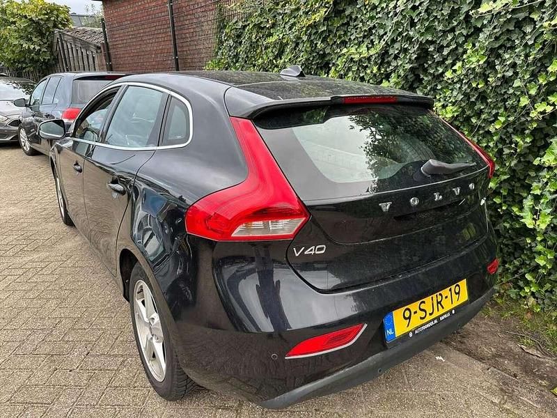 Occasion Volvo V40 Momentum 116 PK (85 kW) 2013 Zwart Stationwagen