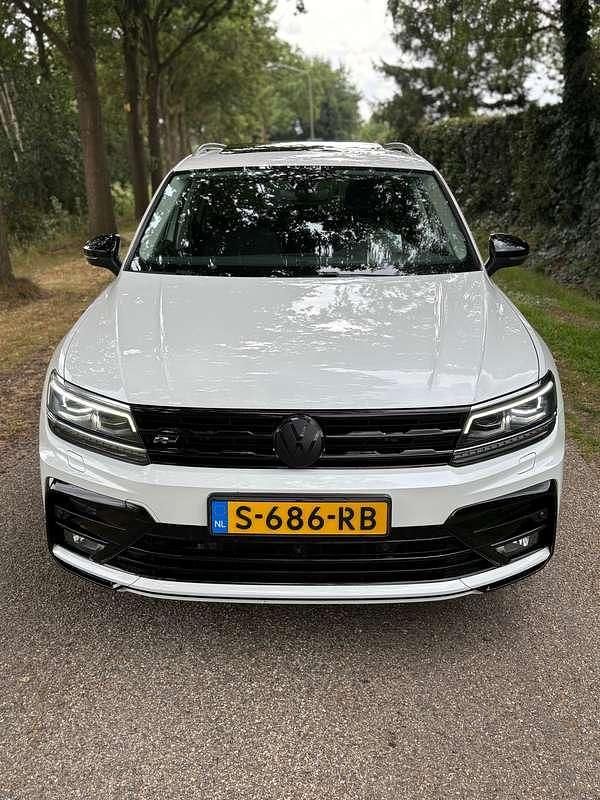Wit Gebruikt 2017 VW Tiguan Highline SUV | € 24.999 (Goede deal) - Afbeelding 1/4