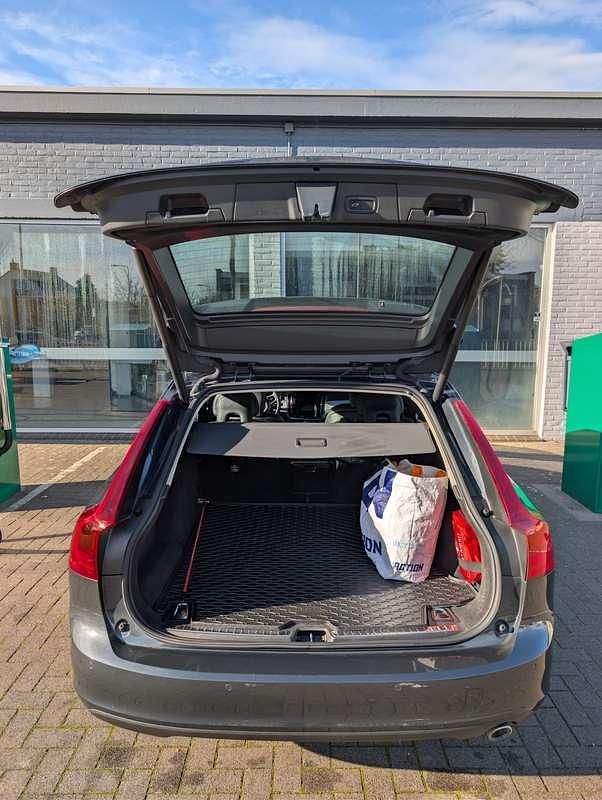 Occasion Volvo V90 Momentum 150 PK (110 kW) 2019 Grijs Stationwagen