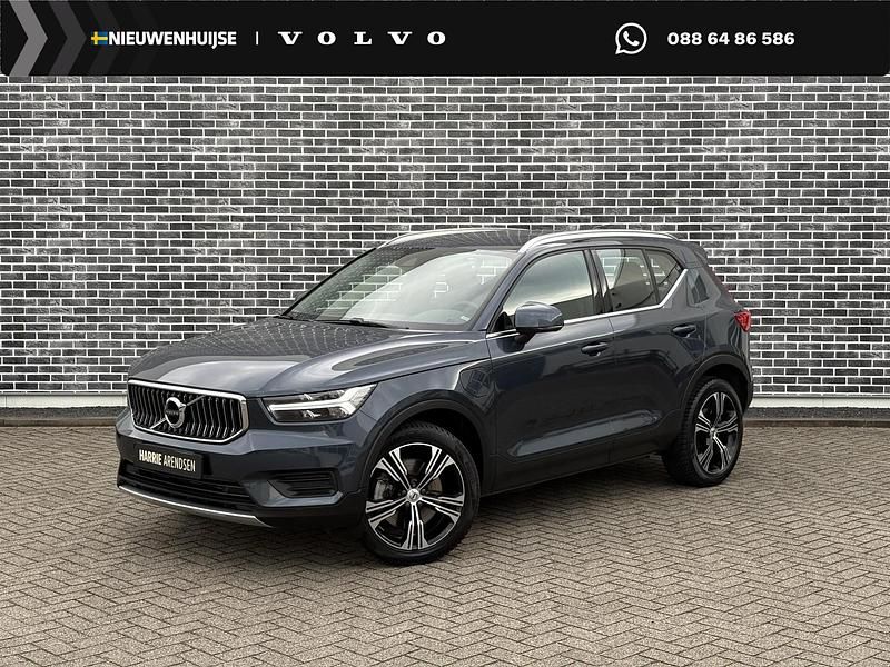 Blauw Gebruikt 2022 Volvo XC40 Inscription SUV | € 32.899 (Eerlijke prijs) - Afbeelding 1/4