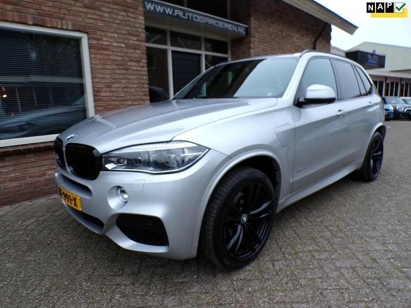 Grijs, metallic lak Occasion 2015 BMW X5 Executive SUV | € 24.950 (Eerlijke prijs) - Afbeelding 1/4