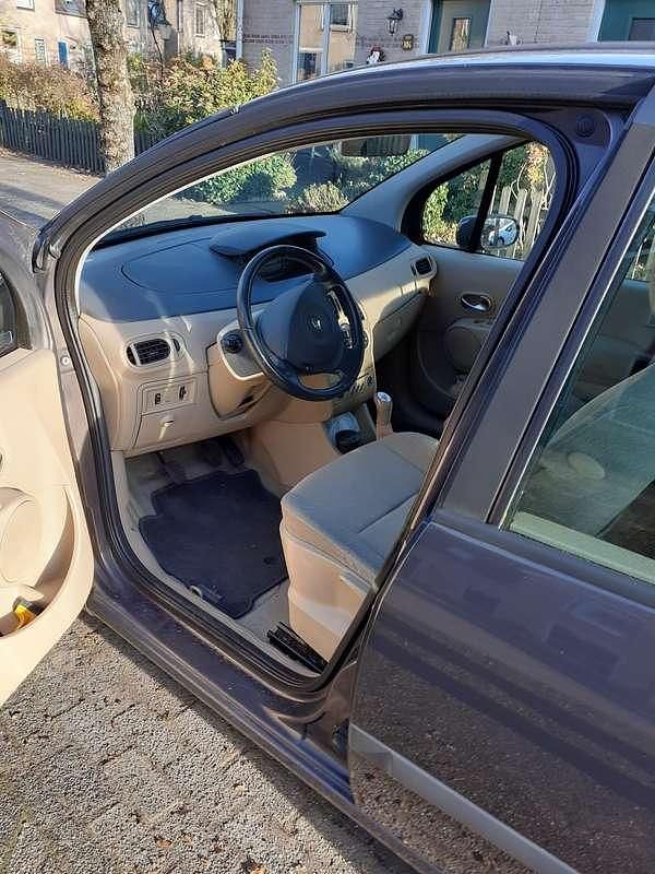 Bruin Occasion 2005 Renault Modus MPV | € 1.375 (Eerlijke prijs) - Afbeelding 1/4