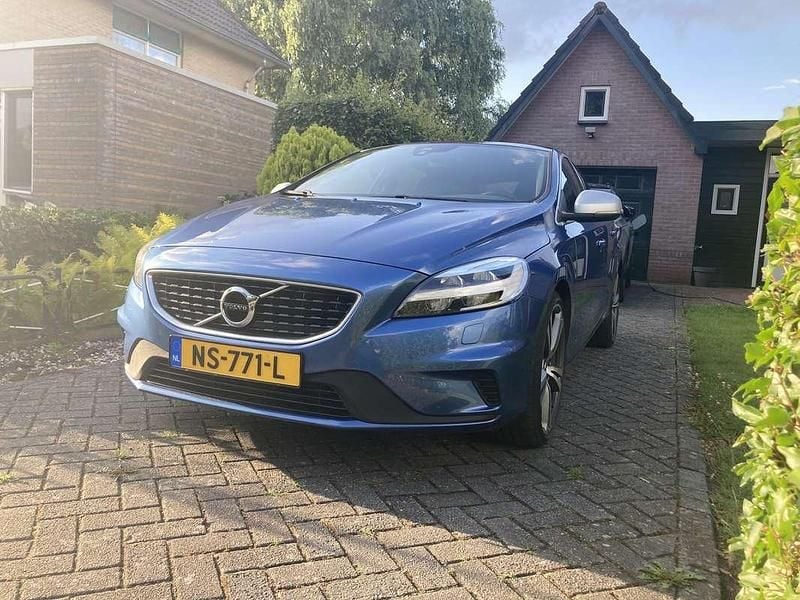 Blauw Gebruikt 2017 Volvo V40 Business Edition MPV | € 16.995 (Goede deal) - Afbeelding 1/4