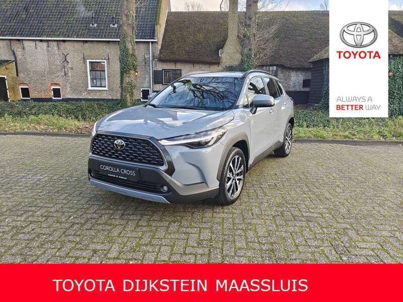 Grijs, metallic lak Nieuw 2024 Toyota Corolla Cross Team SUV | € 41.450 (Goede deal) - Afbeelding 1/4