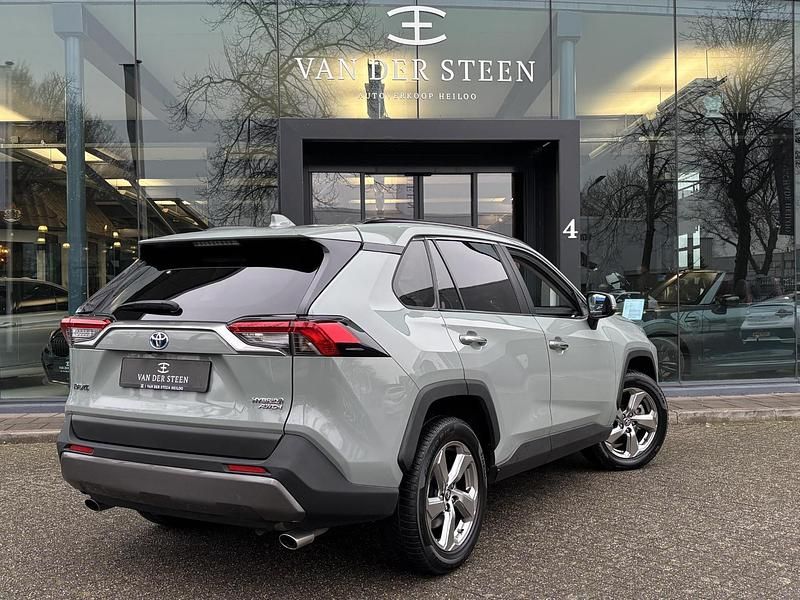 Occasion Toyota RAV4 Hybrid Style 222 PK (163 kW) 2019 Grijs SUV
