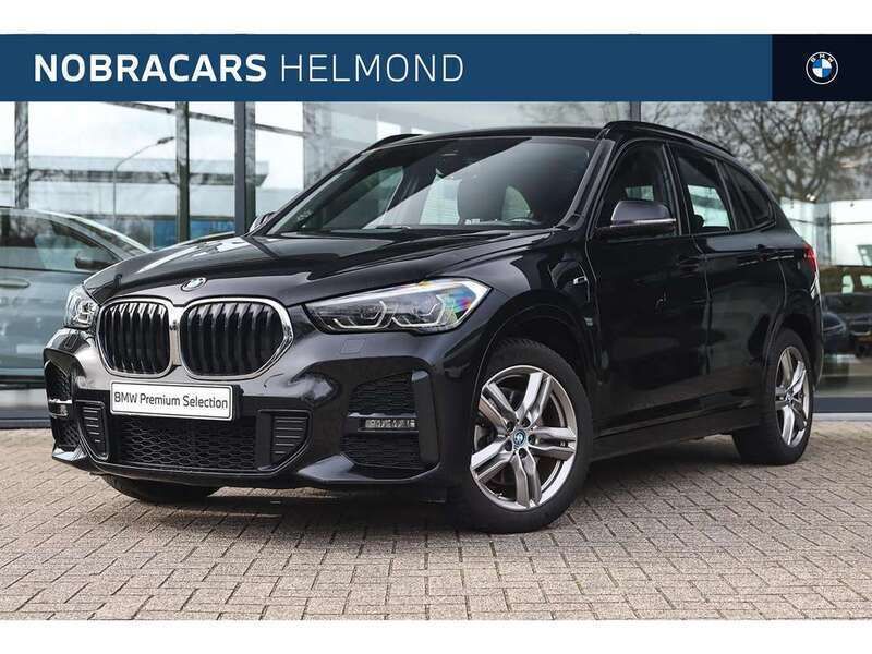 Zwart, metallic lak Gebruikt 2022 BMW X1 M Sport SUV | € 34.950 (Eerlijke prijs) - Afbeelding 1/4