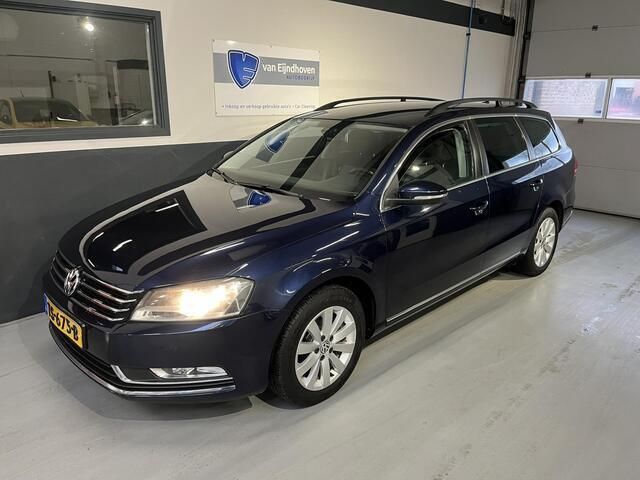 Blauw, metallic lak Gebruikt 2011 VW Passat Comfortline Stationwagen | € 6.950 (Eerlijke prijs) - Afbeelding 1/4