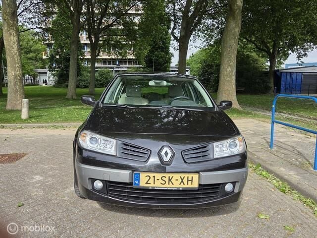 Zwart Gebruikt 2006 Renault Mégane II Hatchback | € 1.195 (Goede deal) - Afbeelding 1/4