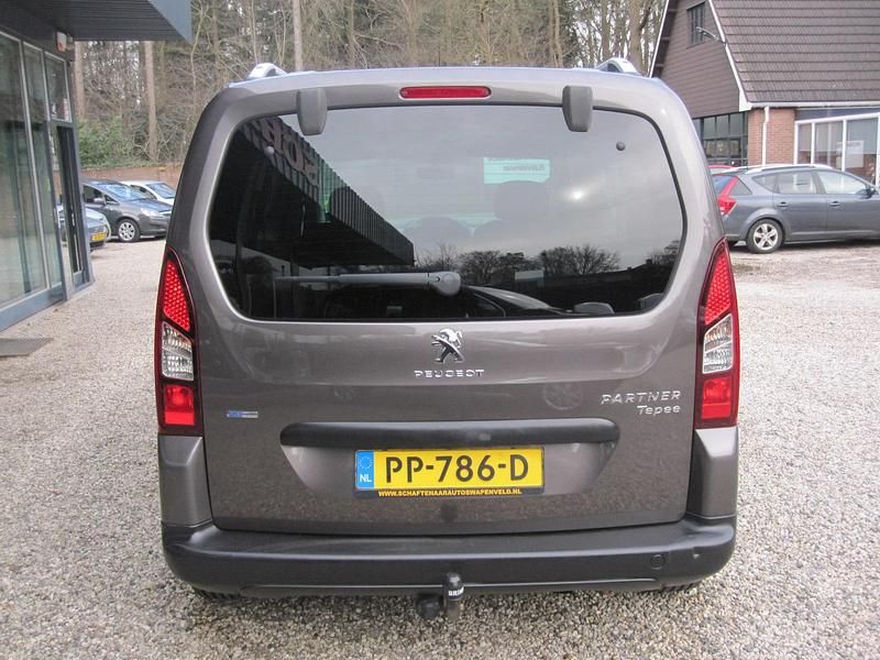 Occasion Peugeot Partner Tepee Active 112 PK (82 kW) 2016 Grijs (metallic) MPV
