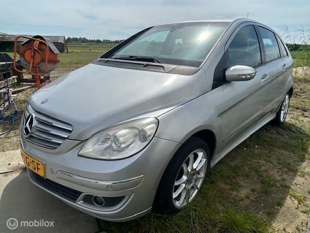 Grijs Gebruikt 2006 Mercedes B180 MPV | € 850 - Afbeelding 1/4