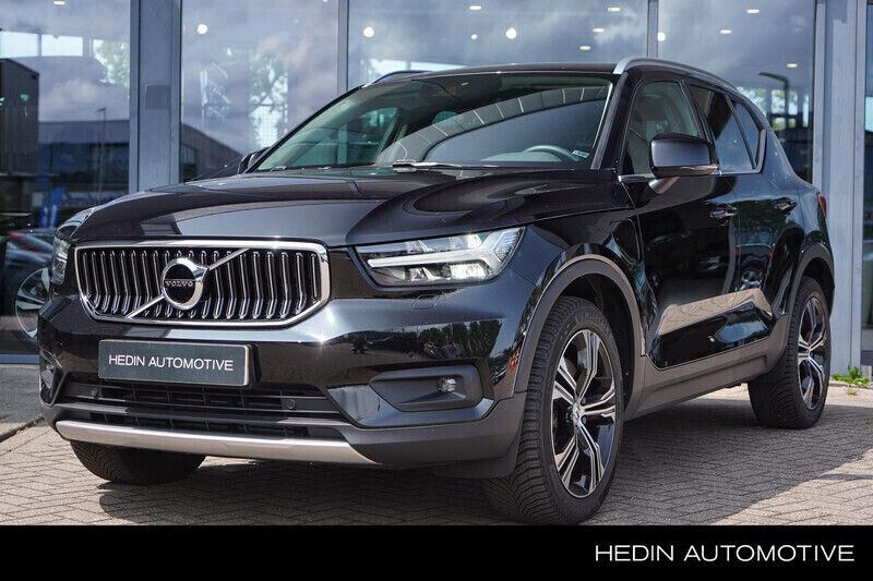 Zwart, metallic lak Gebruikt 2022 Volvo XC40 Inscription SUV | € 39.995 (Eerlijke prijs) - Afbeelding 1/4