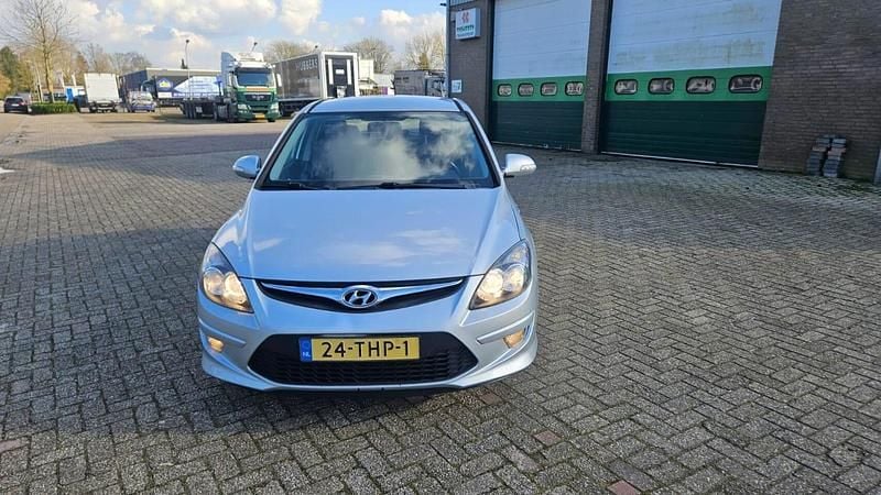Grijs Occasion 2012 Hyundai i30 Hatchback | € 2.999 (Eerlijke prijs) - Afbeelding 1/4