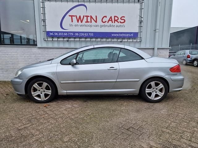 Occasion Peugeot 307 CC 136 PK (100 kW) 2004 Grijs, metallic lak Cabriolet