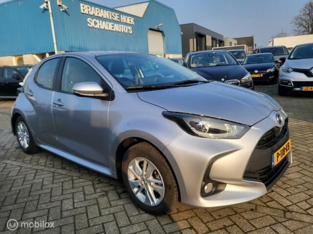 Grijs Gebruikt 2022 Mazda 2 Hatchback | € 9.850 - Afbeelding 1/4