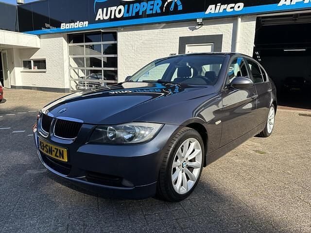 Grijs Gebruikt 2006 BMW 320 Executive Sedan | € 2.750 (Super prijs) - Afbeelding 1/4