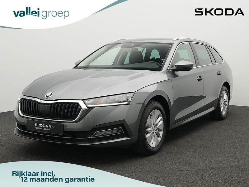 Grijs Gebruikt 2024 Skoda Octavia Business Line Stationwagen | € 28.900 (Eerlijke prijs) - Afbeelding 1/4