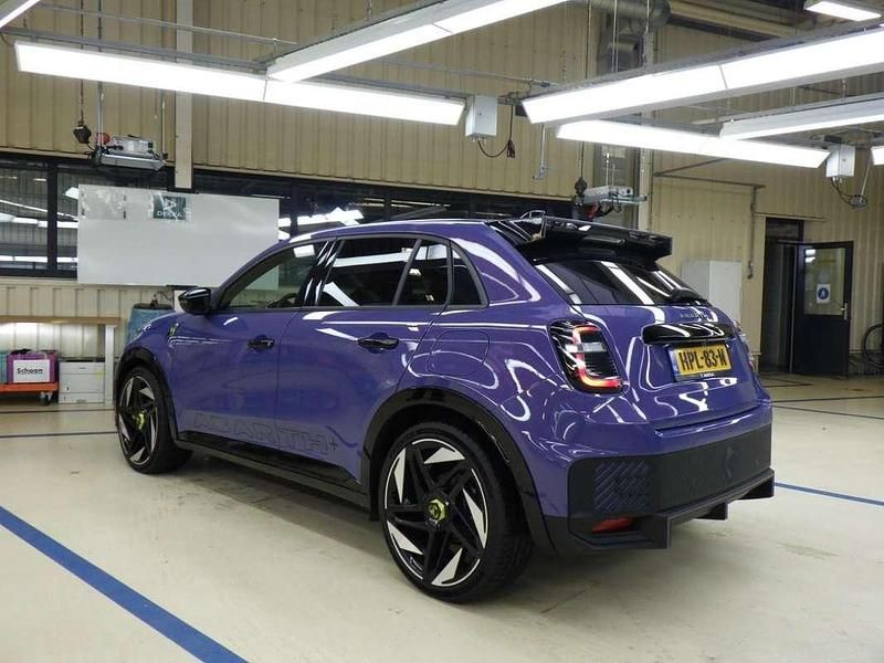 Occasion Abarth 600e Scorpionissima 206 kW (281 PK) 2025 Paars SUV