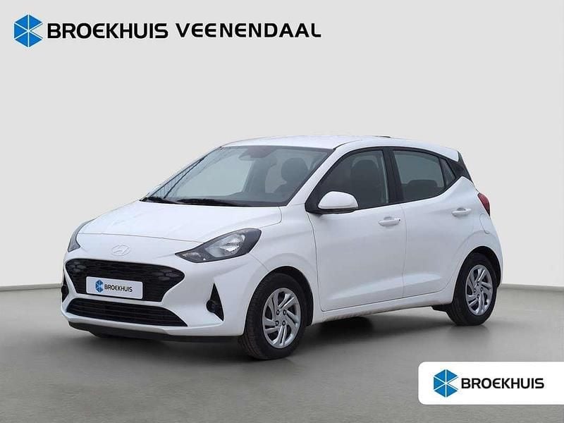 Wit Occasion 2024 Hyundai i10 Comfort Hatchback | € 13.900 (Goede deal) - Afbeelding 1/4