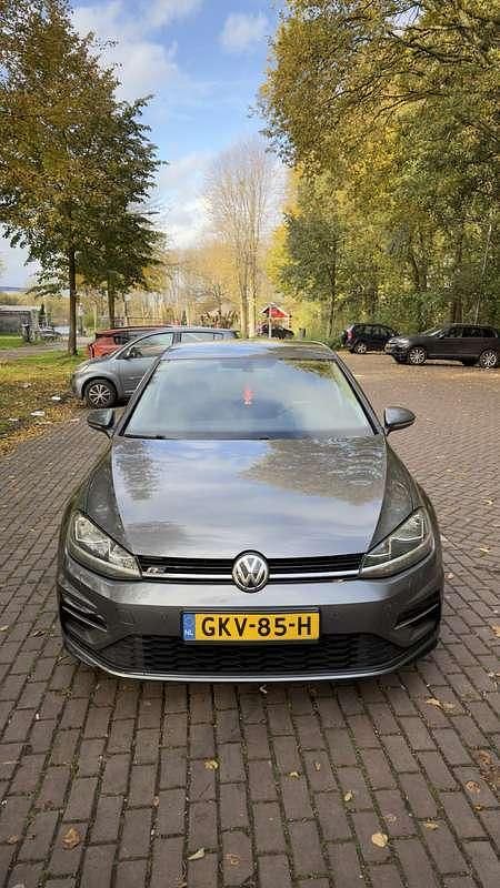 Grijs Gebruikt 2018 VW Golf VII R-line Hatchback | € 14.500 (Goede deal) - Afbeelding 1/4
