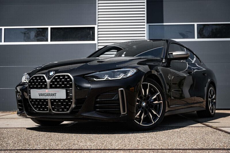 Zwart, metallic lak Gebruikt 2022 BMW M440 Executive Sedan | € 63.995 (Eerlijke prijs) - Afbeelding 1/4