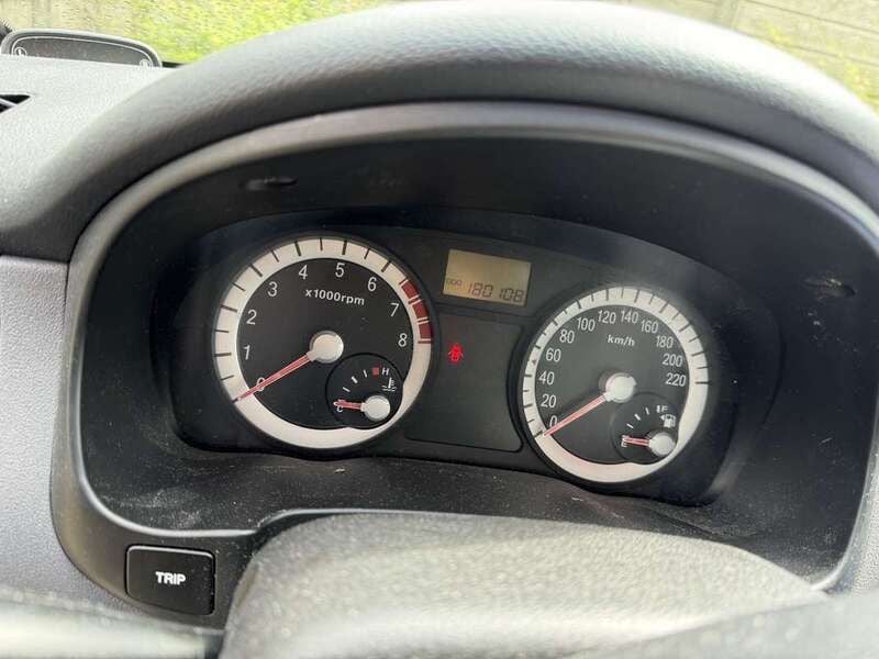 Gebruikt 2006 Kia Rio Basis Sedan | € 1.600 (Eerlijke prijs) - Afbeelding 1/4