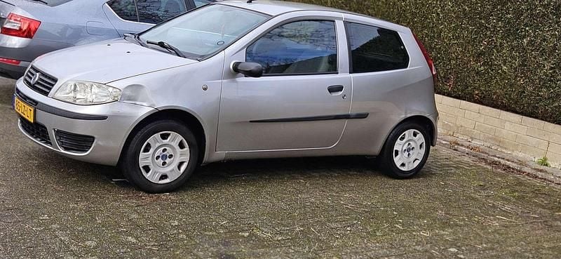 Beige Occasion 2003 Fiat Punto Active Hatchback | € 699 (Goede deal) - Afbeelding 1/4