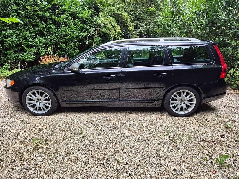 Zwart Occasion 2010 Volvo V70 Stationwagen | € 5.790 (Eerlijke prijs) - Afbeelding 1/4