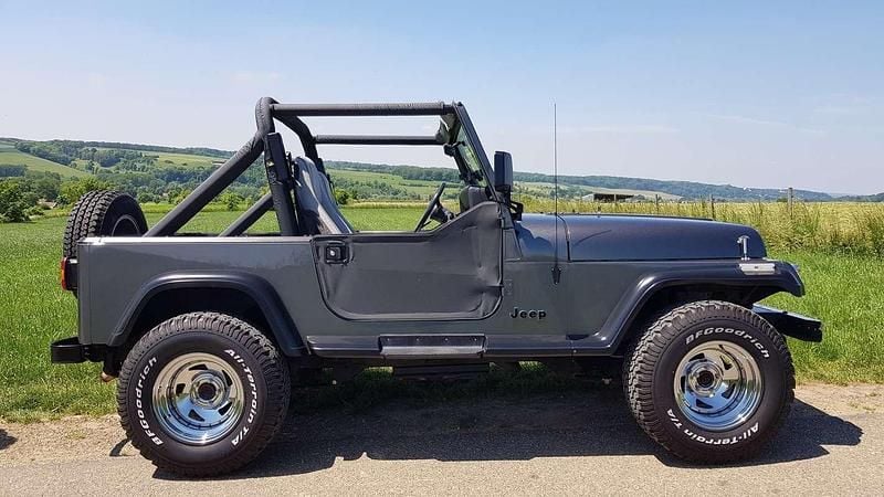 Grijs Gebruikt 1992 Jeep Wrangler Laredo SUV | € 15.000 - Afbeelding 1/4