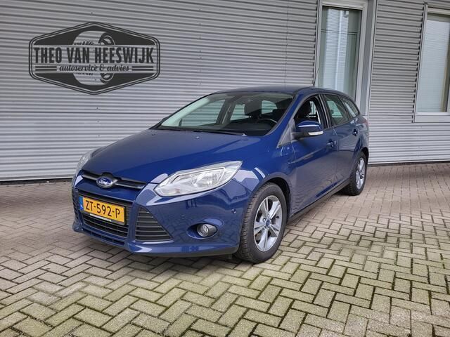 Blauw Gebruikt 2013 Ford Focus Titanium Stationwagen | € 7.749 (Iets duurder) - Afbeelding 1/4