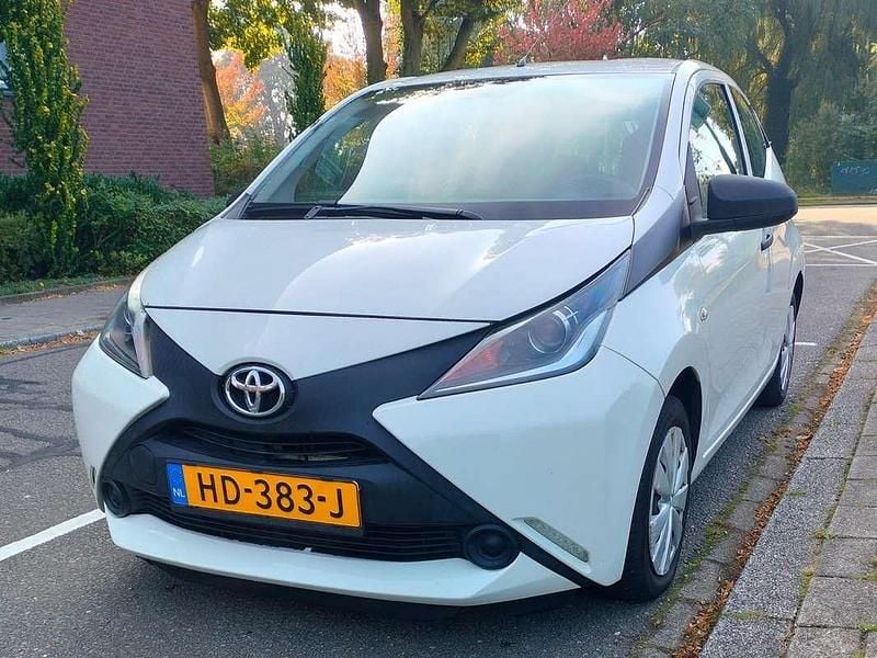 Gebruikt 2015 Toyota Aygo Hatchback | € 4.250 (Super prijs) - Afbeelding 1/4