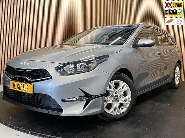 Grijs Gebruikt 2023 Kia Ceed Sportswagon Stationwagen | € 23.900 (Goede deal) - Afbeelding 1/2