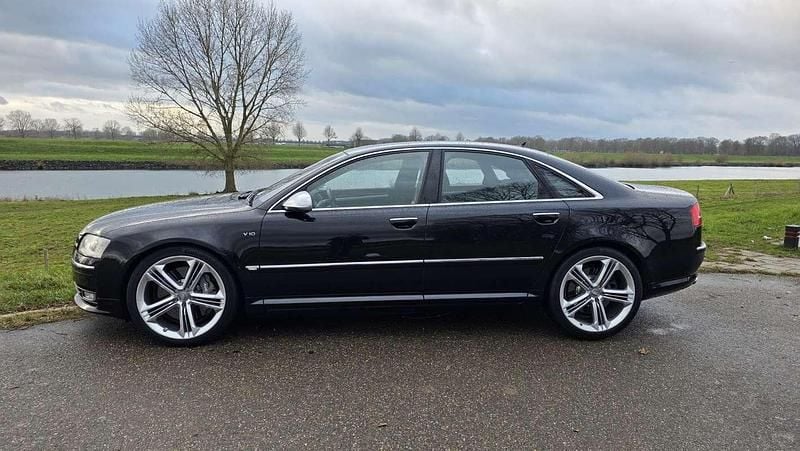 Zwart Gebruikt 2006 Audi S8 Sedan | € 14.750 - Afbeelding 1/4