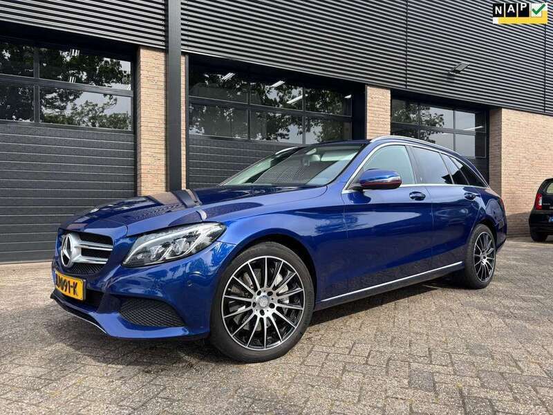 Blauw, metallic lak Gebruikt 2015 Mercedes C350e Edition Stationwagen | € 13.950 (Eerlijke prijs) - Afbeelding 1/4