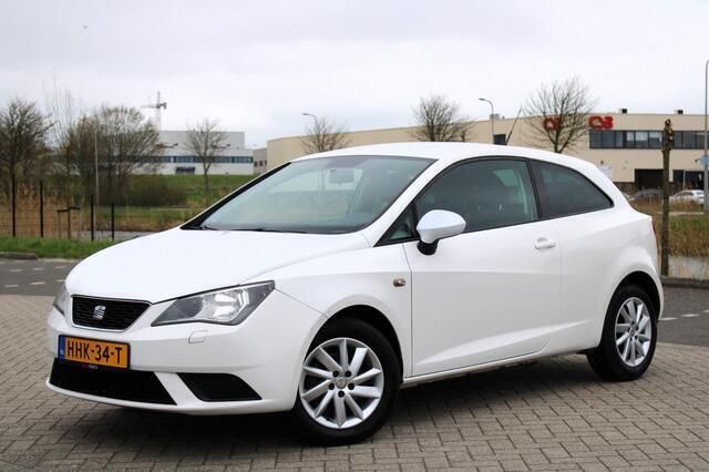 Wit Gebruikt 2012 Seat Ibiza Style Hatchback | € 5.950 (Eerlijke prijs) - Afbeelding 1/4