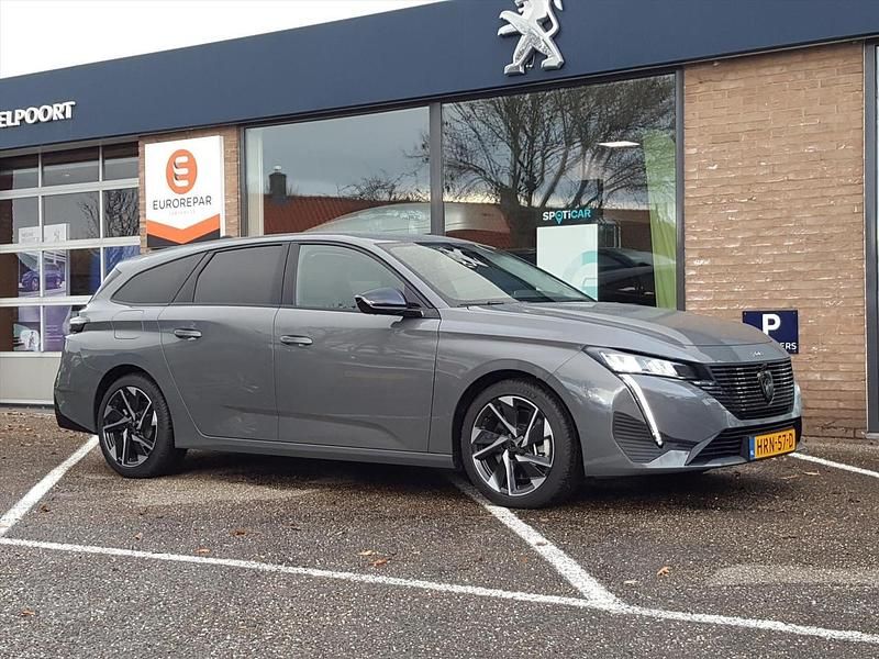 Grijs Nieuw 2025 Peugeot 308 Allure Stationwagen | € 35.235 (Goede deal) - Afbeelding 1/1