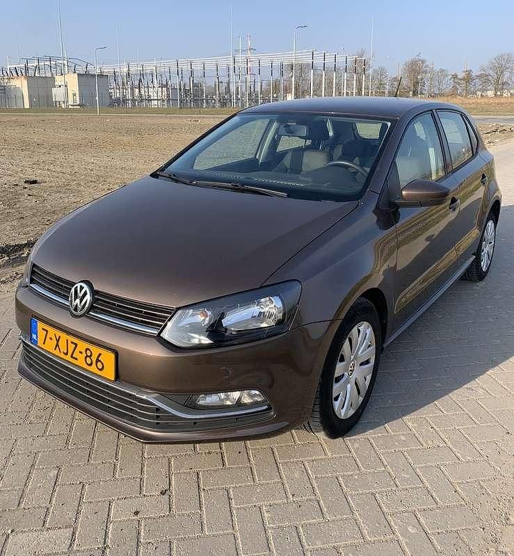 Bruin Gebruikt 2014 VW Polo Comfortline Hatchback | € 4.200 (Goede deal) - Afbeelding 1/4