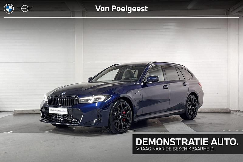 Blauw Gebruikt 2025 BMW 330e Comfort Edition Stationwagen | € 72.212 - Afbeelding 1/4