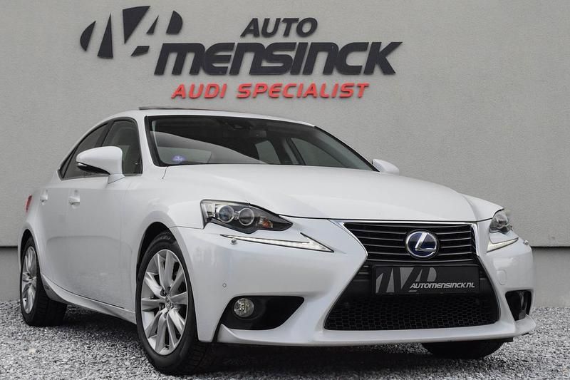 Wit Gebruikt 2013 Lexus IS300h Business Edition Sedan | € 15.950 (Duur) - Afbeelding 1/4